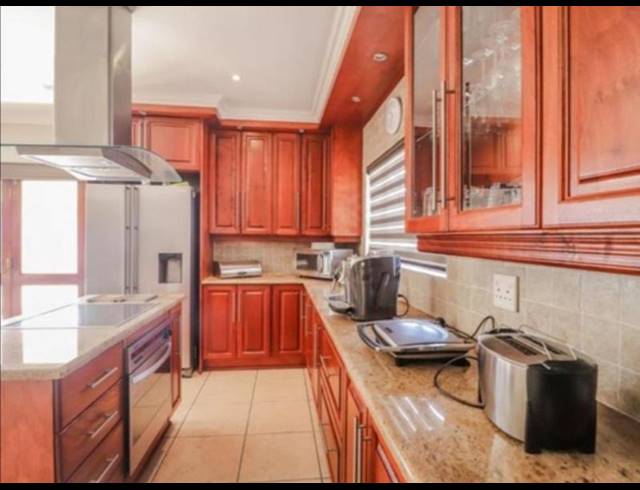 3 BEDROOM TOWNHOUSE FOR SALE IN EMFULENI GOLF ESTATE